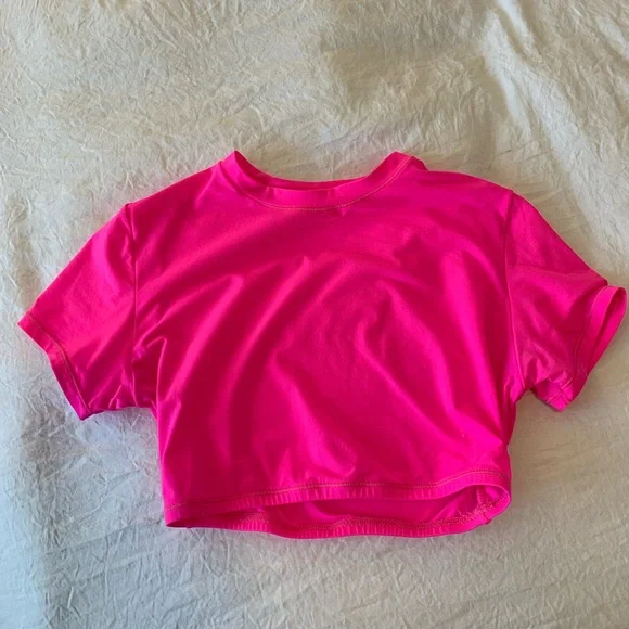 SKIMS FITS EVERYBODY SUPER CROPPED T-SHIRT in ULTRA PINK - Picture 5 of 5
